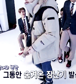 fykaisoo:  kyungsoo holding jongin’s hand   pulling jongin onto his lap ♡ 
