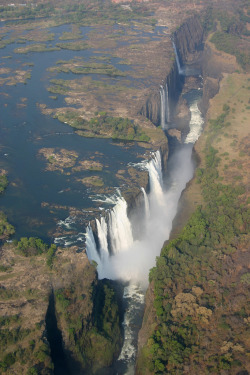 clentonnn:  pleoros:  Victoria Falls  as