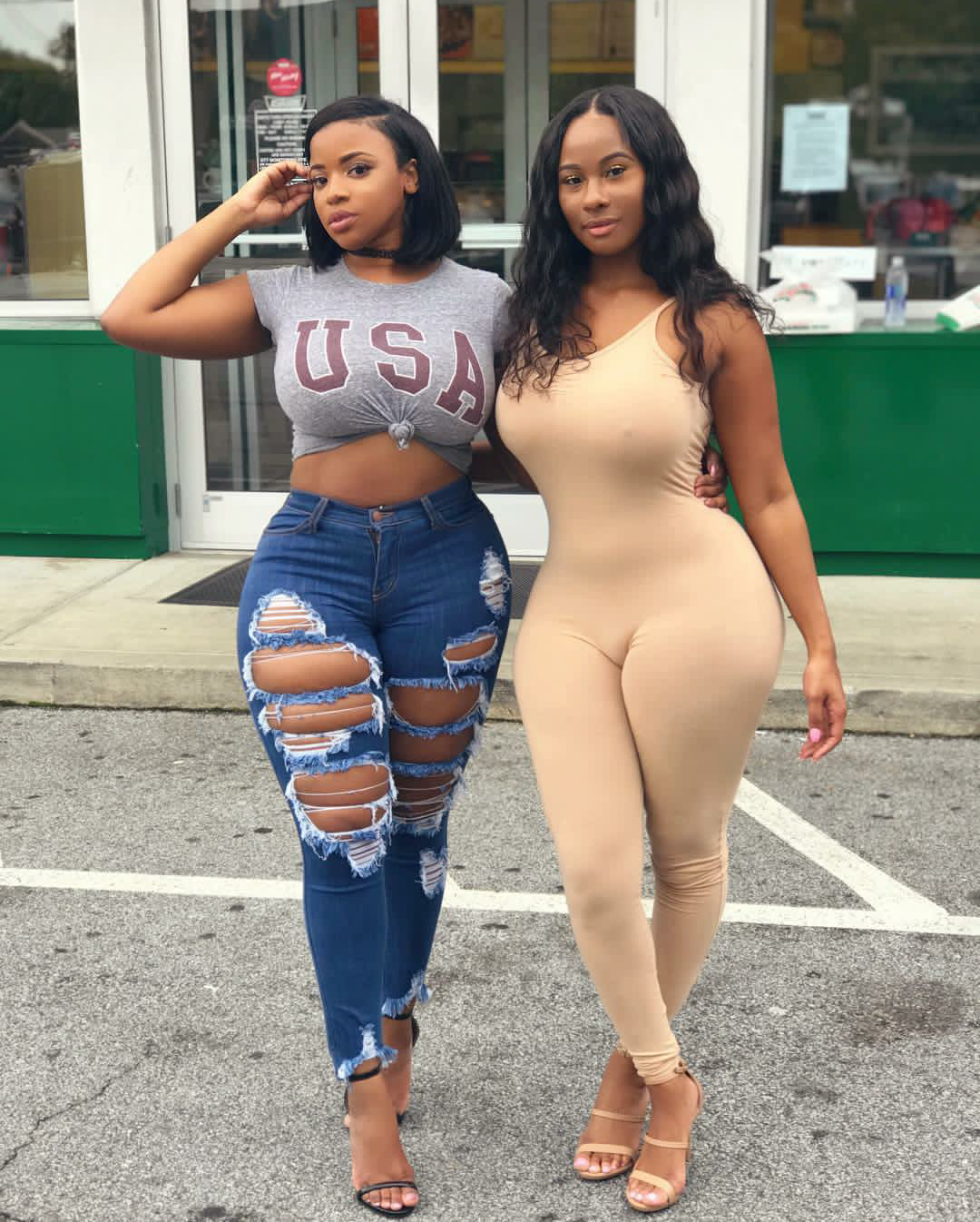 goood-thickness:  Brianna is so damn fine… and she brought a friend