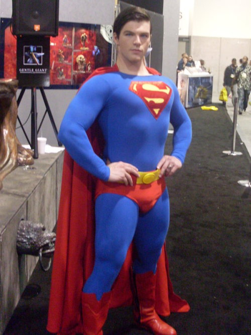 cosplay-gamers:  Superman Cosplay @ DeviantArt 