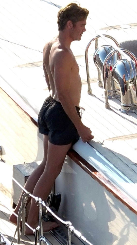 tumblr photo onlyfamousnakedmen 18