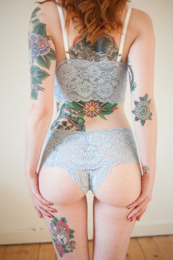 beautiful naked girls with tattoos