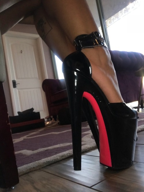 peaches430:My new 8 inches, these are so hot