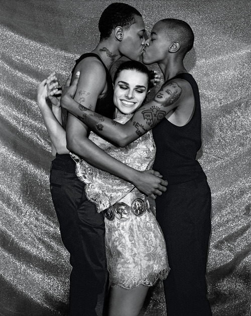 dontyoucallyourhusbanddaddy:  Barneys’ Brothers, Sisters, Sons & Daughters campaign, featuring transgender men and women. 