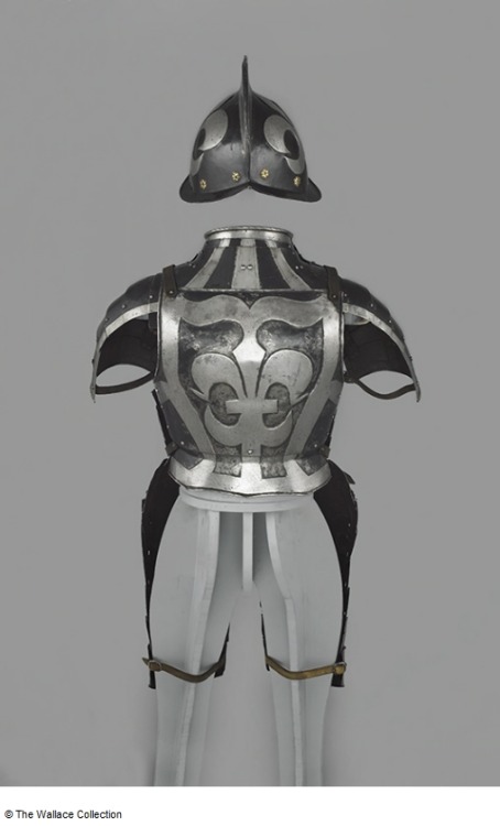 peashooter85:Black and White armor from Nuremberg, Germany, circa 1570.from The Wallace Collection