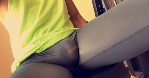 gymbulge:  Awesome semi sheer tights! Check them out here:https://rover.ebay.com/rover/0/0/0?mpre=https2F%2Fwww.ebay.com%2Fulk%2Fitm%2F202394572907