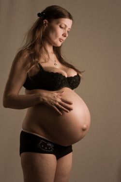 Pregnant Beauty 18+
