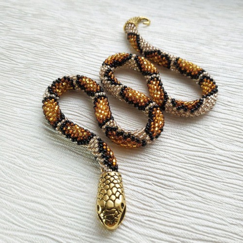 sosuperawesome: Beaded Snake Necklaces and BraceletsFoxy Style Jewelry on EtsySee our #Etsy or #Jewe