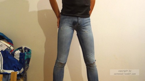 carmina0:  tight jeans wetting