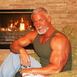 haenseludb:  Gerald Maragos