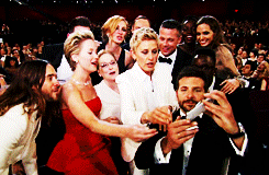 fairytaleasoldastime:  Ellen DeGeneres hosts