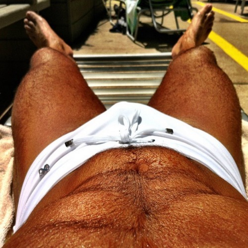 lovmesomedik:  http://lovmesomedik.tumblr.com/
