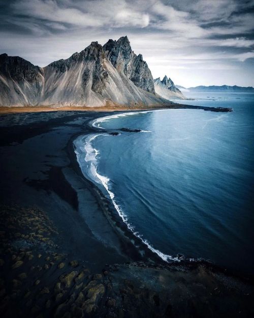 Photo by @intothefab Höfn is an Icelandic fishing town of just over two thousand people in sout