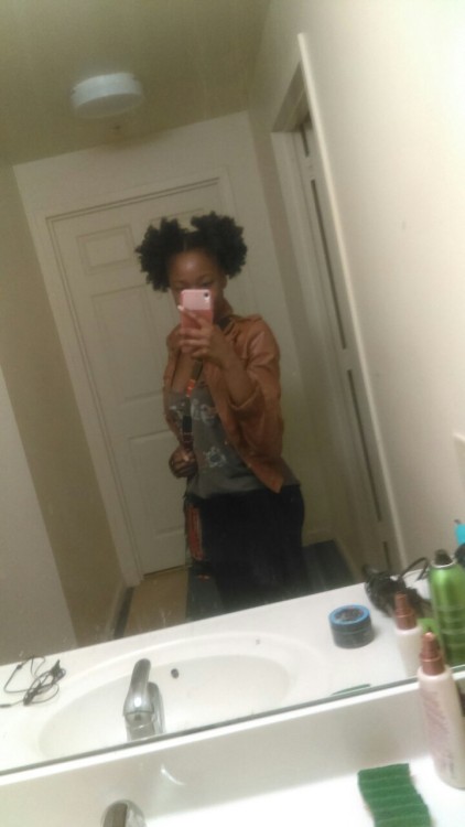 lostqueenlostqueen:  Put my hair in two puffs today