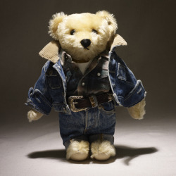 ralphlauren:   RL Vintage Collection: The Polo Bear  The 1993 Polo Bear sports Western and workwear features that have come to define Double RL  Explore Now