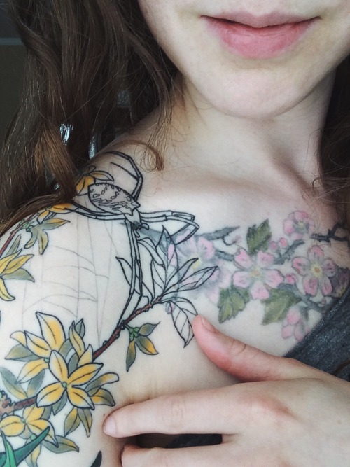 Tattoo status: itchy lizard; slowly consumed by nature.  Five sittings in, about 12 hours so far.Wor