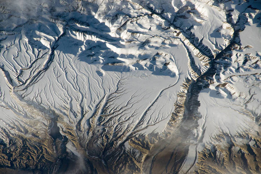 bobbycaputo:    NASA’s 15 Best Aerial Earth Views of 2015  