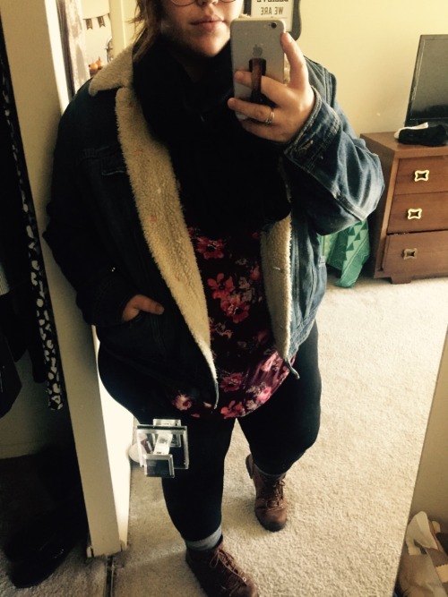 chubbyqueerstyle: Today really feels like fall I love a denim/Sherpa jacket for fall