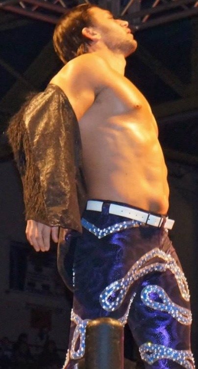hotsexygorgeousmen:  credit