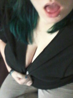 hellotittyfuck:  Dyed hair, drunk, and horny.