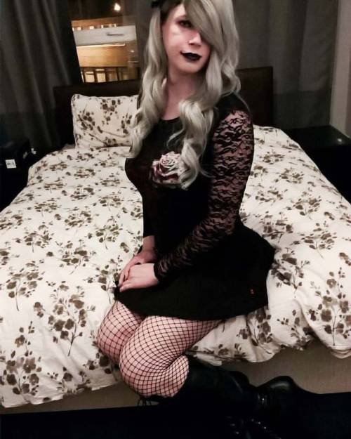 Just sitting pretty ....#crossdresser #tgirl #ladyboy #sissy #tranny #transgender #transgirl #gurl #