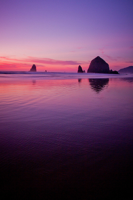 brutalgeneration:  Negative Space by JeremyMP on Flickr. 