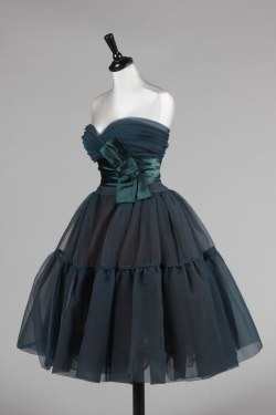 omgthatdress:  Dress1950sKerry Taylor Auctions