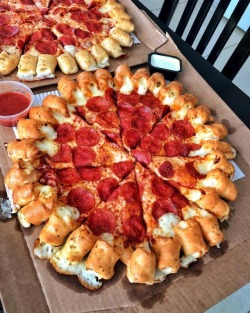 everybody-loves-to-eat:  📷:  grubspot  