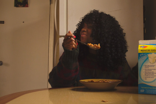 abbielengey:latashaalcindor:Cereal killa. #homebodysnap cred: khidtestedmotherapprovedI love this