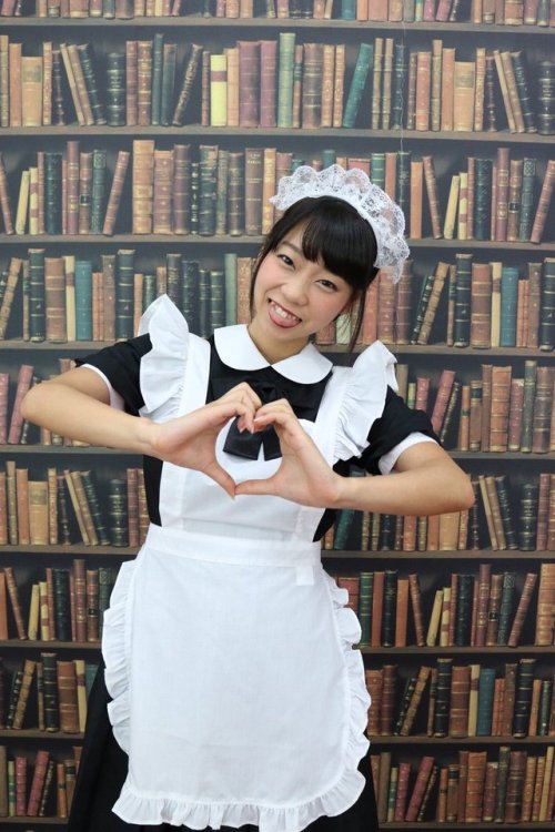 catseye477540:青山ひかる　図書館のメイド　1