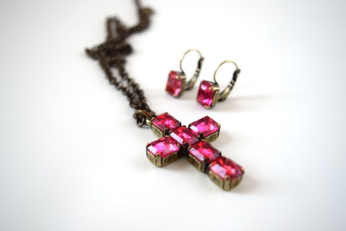 I’m very excited to show you my new reproduction Regency paste glass cross pendants!  These were com