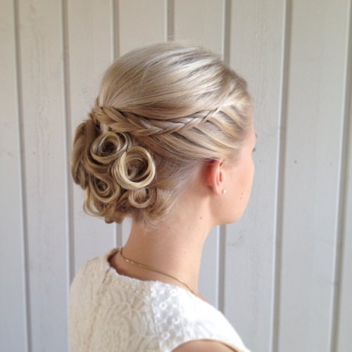 #hair #blond #blonde #bump #chignon #hairstyle #hairstyles #curles #nofilter #lacebraid #updo #party