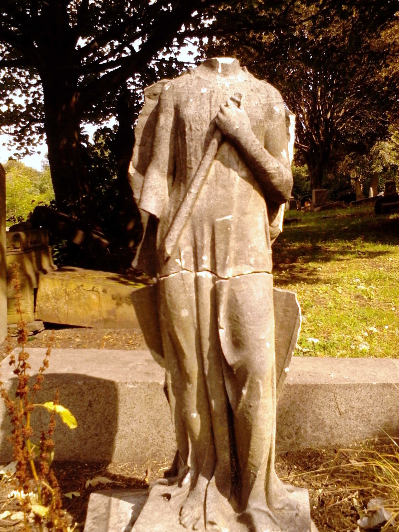 SIGHT OF THE TOMBS
