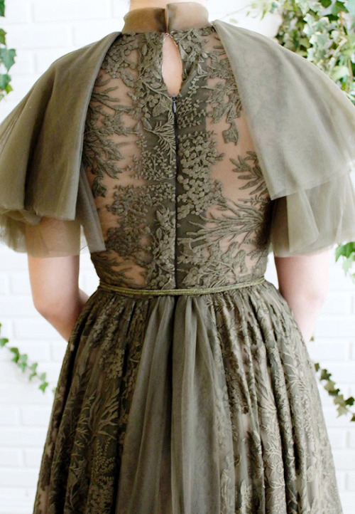 evermore-fashion: Favourite Designs: Teuta Matoshi ‘Dark Green’ Feathered and Lace 