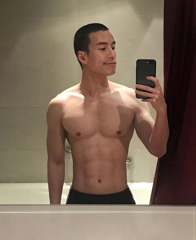 nanrensg:  @ohohlawrence Instagram 🇲🇾 Malaysian actor with tight body from Yanxi Palace drama. 