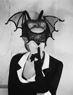 vintagegal:  Hélène Rochas photographed by David E. Scherman for attending a masked ball, Paris,1946 (via)