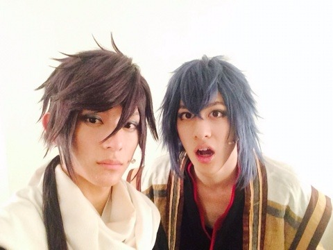 hakumyu:  Saitou selfies with the cast from Hashimoto Shouheiâ€™s blog. [X]