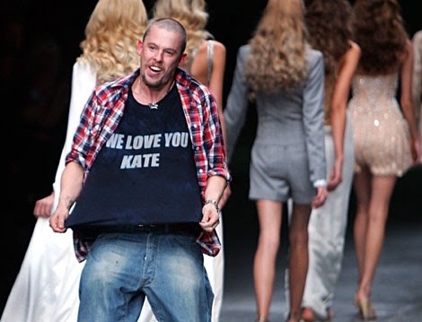 conjecting:  Alexander McQueen showing support for Kate Moss during her cocaine scandal