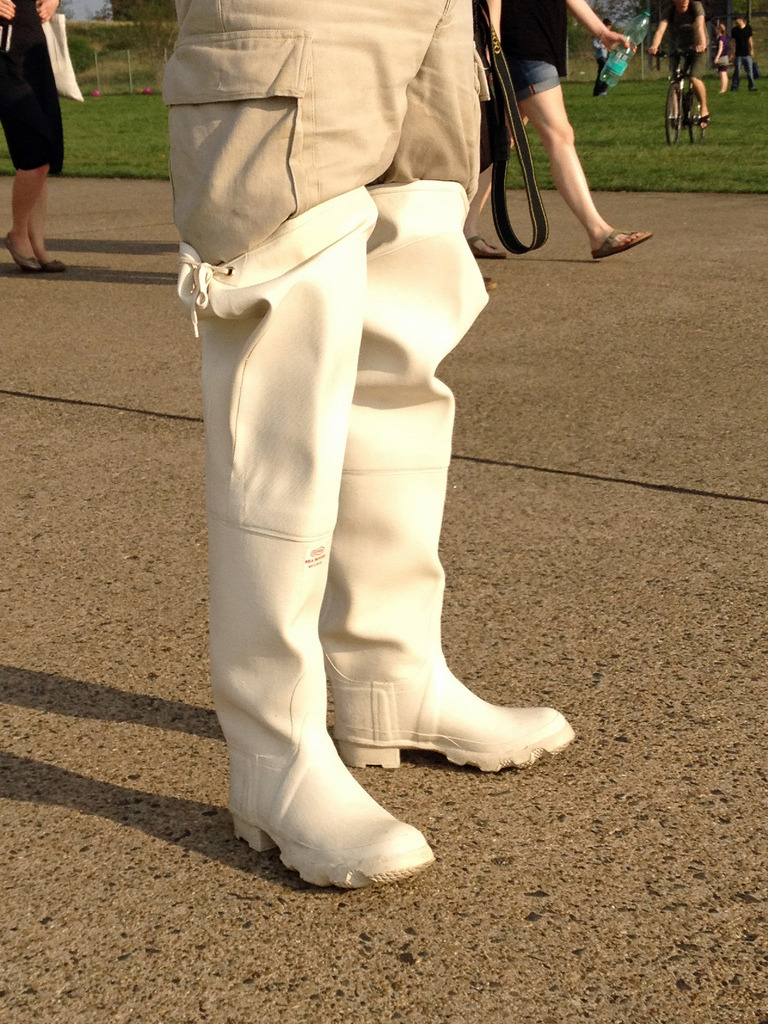 gummistiefeltraeumeworld: Geile weiße Waders / Hot white waders ! Es sind wohl DUNLOP