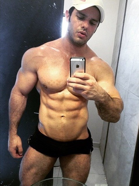 musclemex:  Luis Guerra