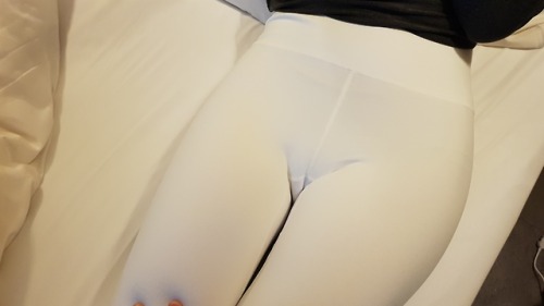 cameltoe-girl: 흰 레깅스 in 모텔 자유로운 댓글, 소통 환영합니다