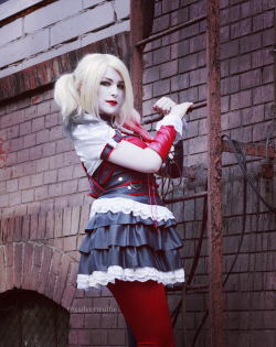 xsilverwolfie:  Harley Quinn cosplay from Batman Arkham Knight  BTW! Once the orders over 贄, you can use a code CACASW to have a 20% discount on www.cosall.com :3