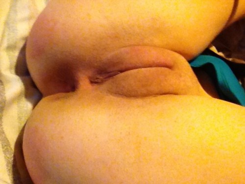 94927501:  thenakedteen:  thenakedteen.tumblr.com  Yummy   http://cameltoes-and-innie-pussy.tumblr.com/