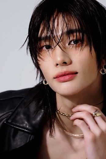 HYUNJIN For CARTIER & ESQUIRE KOREA
