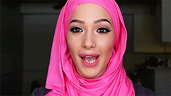 feministlorde:  makeupproject:   Favorite Beauty Gurus: Babylailalov   “I used to compete in skateboarding in middle school with hijab on…you know, I’m a G like that…keeping it real”  It’s not okay to be this stunning 