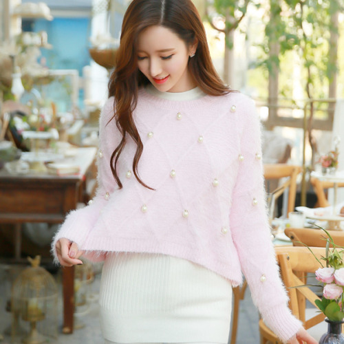 The weather is gradually getting colder in Seoul! Here are some cozy sweaters you can wear this autu