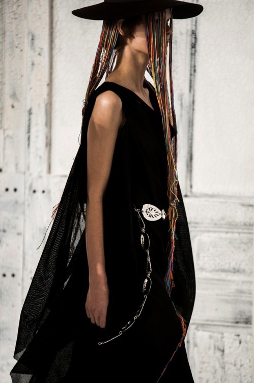 black-is-no-colour:Maison Margiela by John Galliano, Défilé Fall 2017 show, Look 20, I