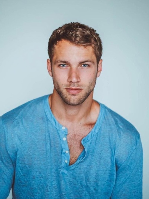 Porn diomedesandodysseus:  Kacey Carrig photos