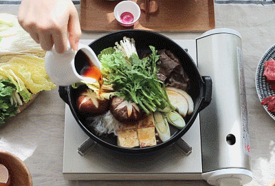 tokkeki:    Sukiyaki by 아내의 식탁   