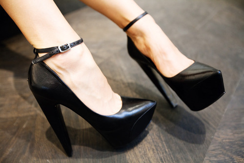 stillheels:  For more pictures like this please visit http://stillheels.tumblr.com